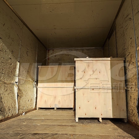 三台发往青海陈先生的泥浆筛已装箱上车