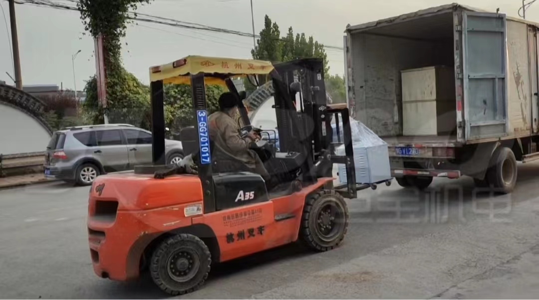 移动式真空上料机发货啦