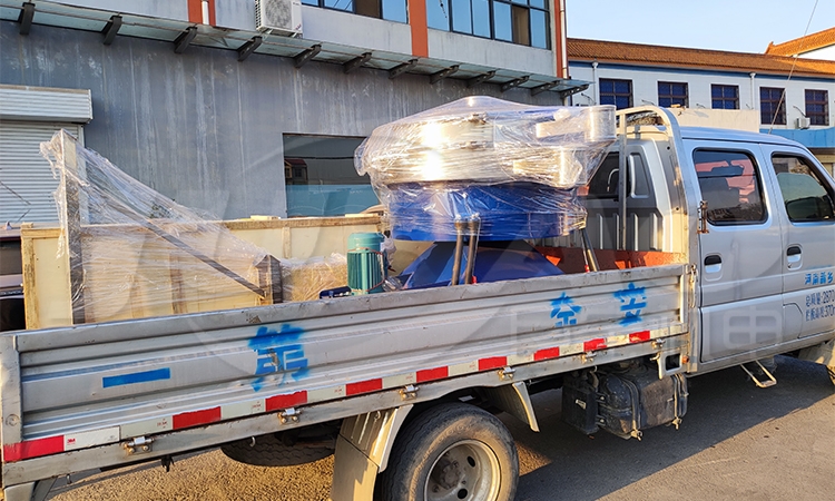 摇摆筛、螺旋上料机、三元旋振筛发货啦