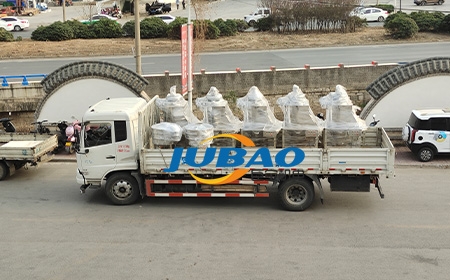 定制款三次元旋振筛及无尘投料站发货