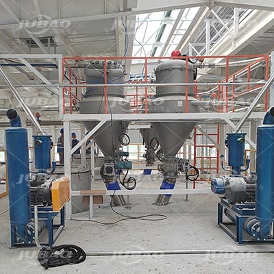 河南某工厂连续式真空上料机实拍